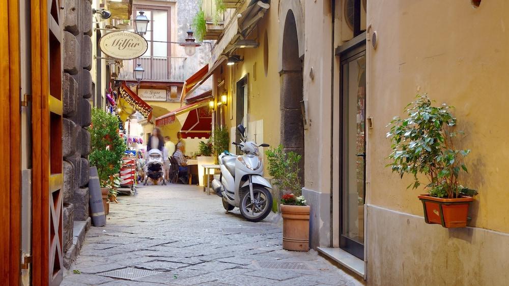 Maison Blu - Intimate Guesthouse Sorrento Bagian luar foto