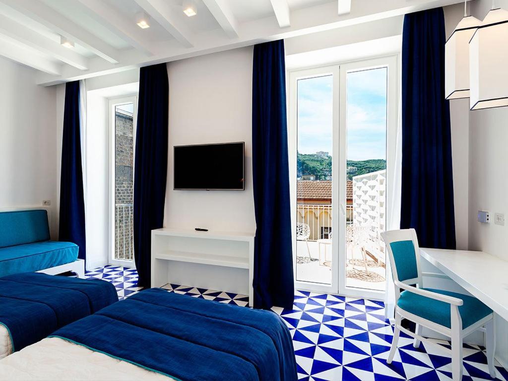 Maison Blu - Intimate Guesthouse Sorrento Bagian luar foto