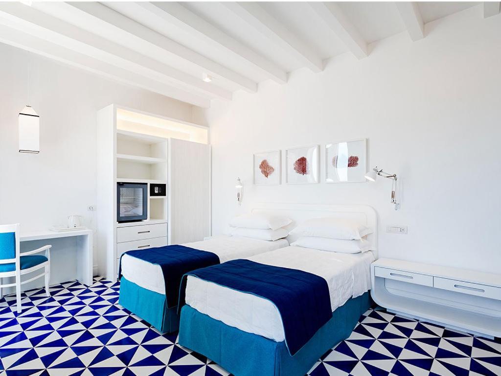 Maison Blu - Intimate Guesthouse Sorrento Bagian luar foto