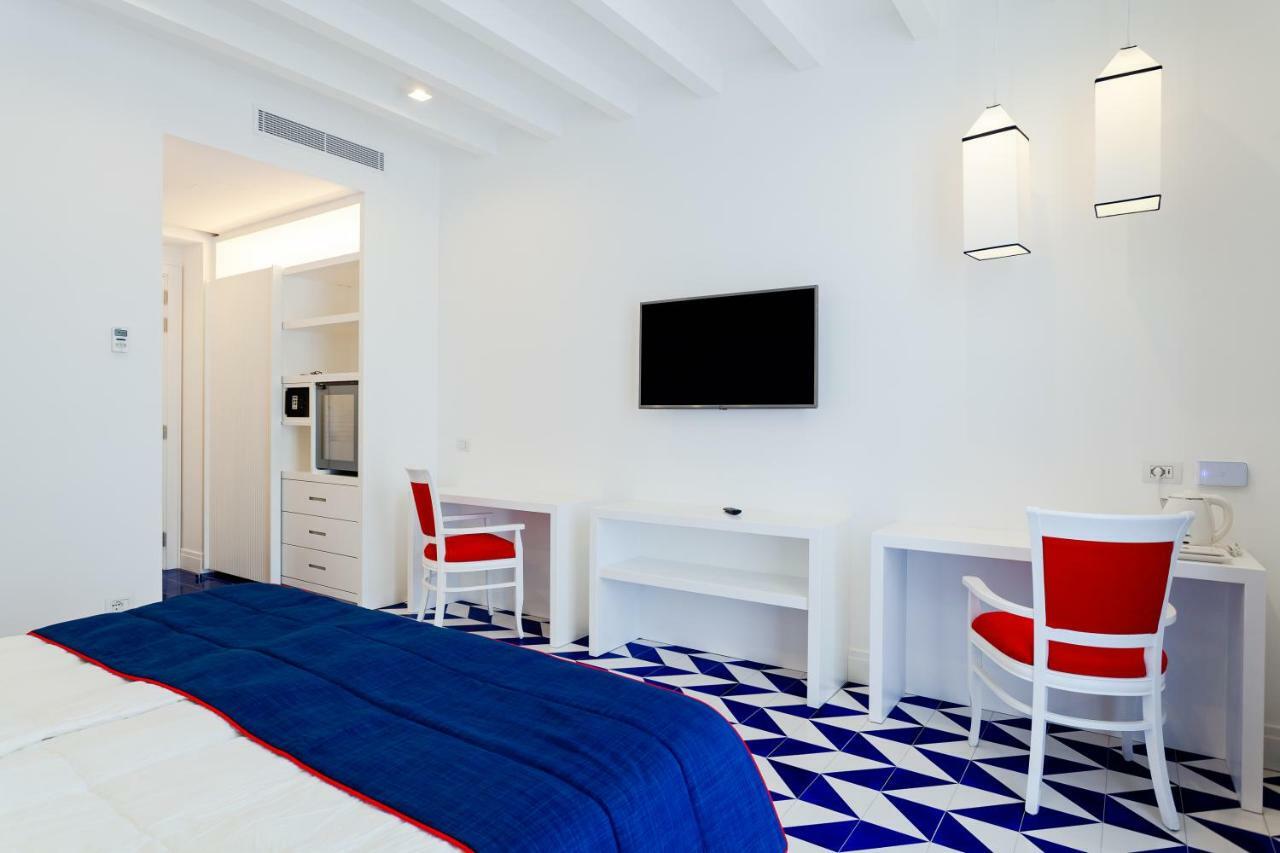 Maison Blu - Intimate Guesthouse Sorrento Bagian luar foto