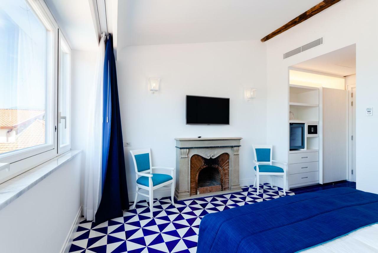Maison Blu - Intimate Guesthouse Sorrento Bagian luar foto