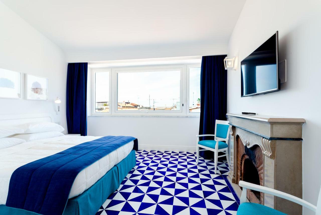 Maison Blu - Intimate Guesthouse Sorrento Bagian luar foto